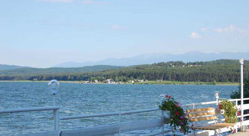 White Village Park Iskar Lake Pasarel Exterior photo